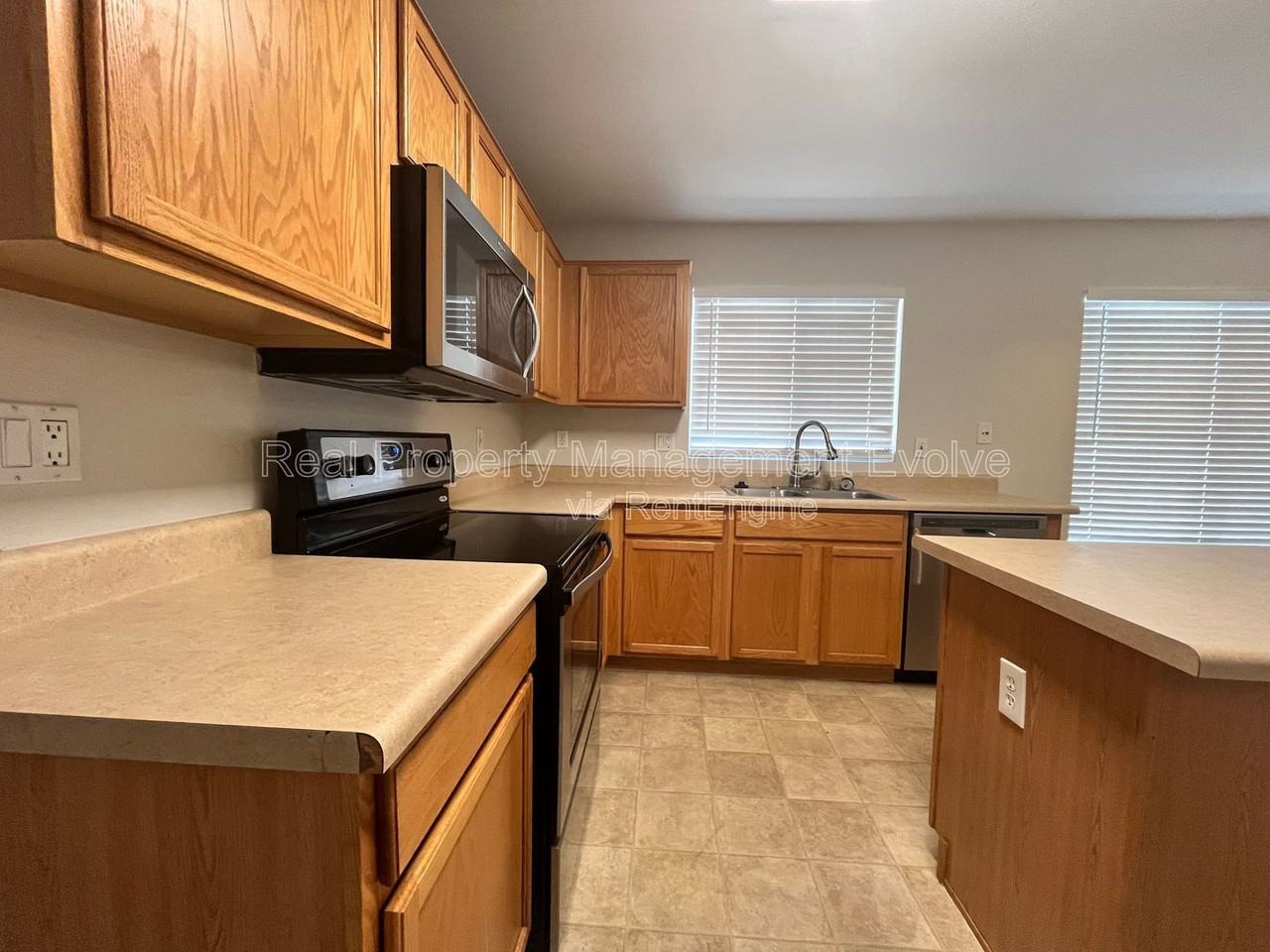 14751 W Redfield Rd - Photo 6 of 34