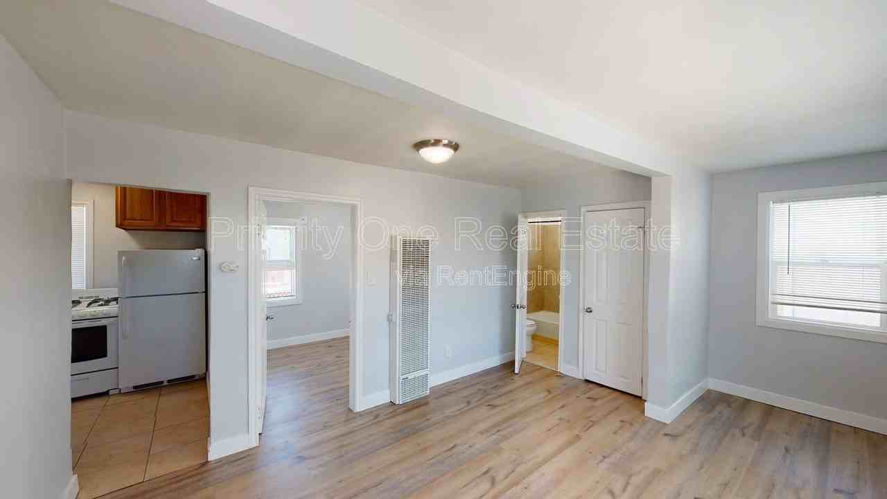 2954 1/2 Webster Ave - Photo 2 of 10