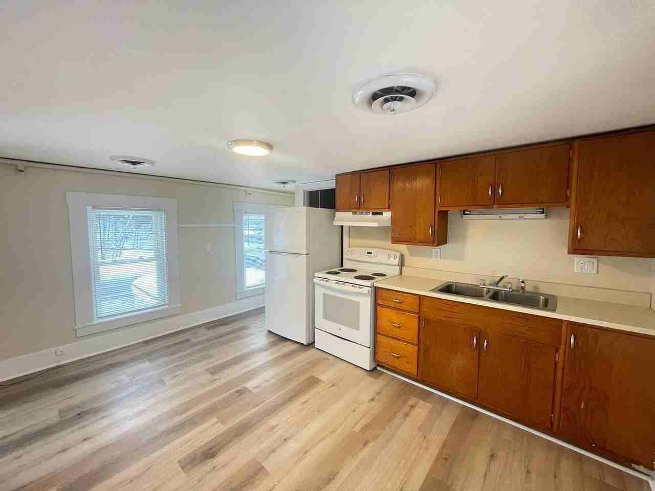 98 Main St #2 - Photo 2 of 17