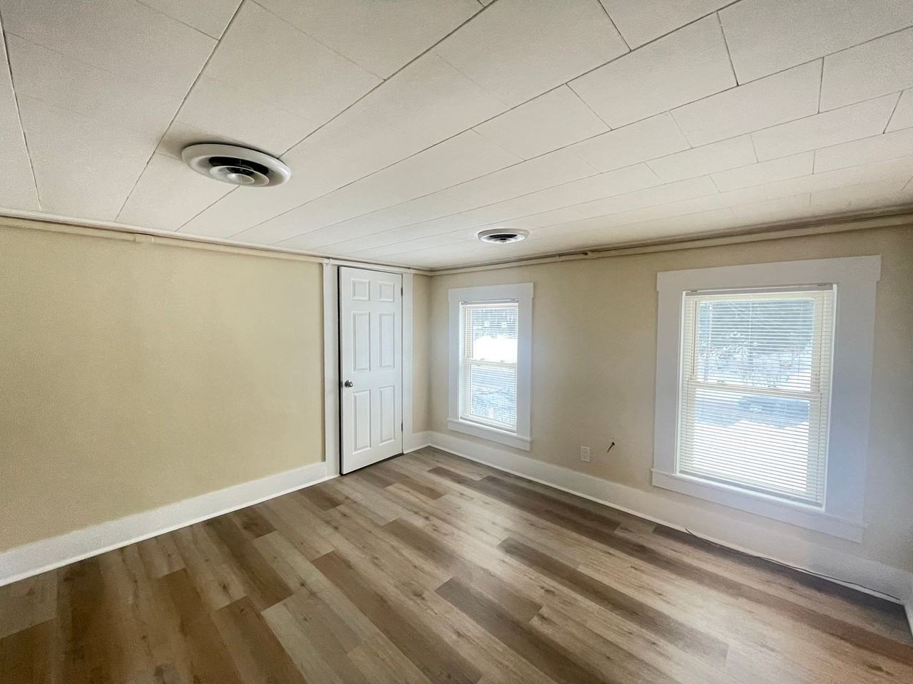 98 Main St #2 - Photo 6 of 17