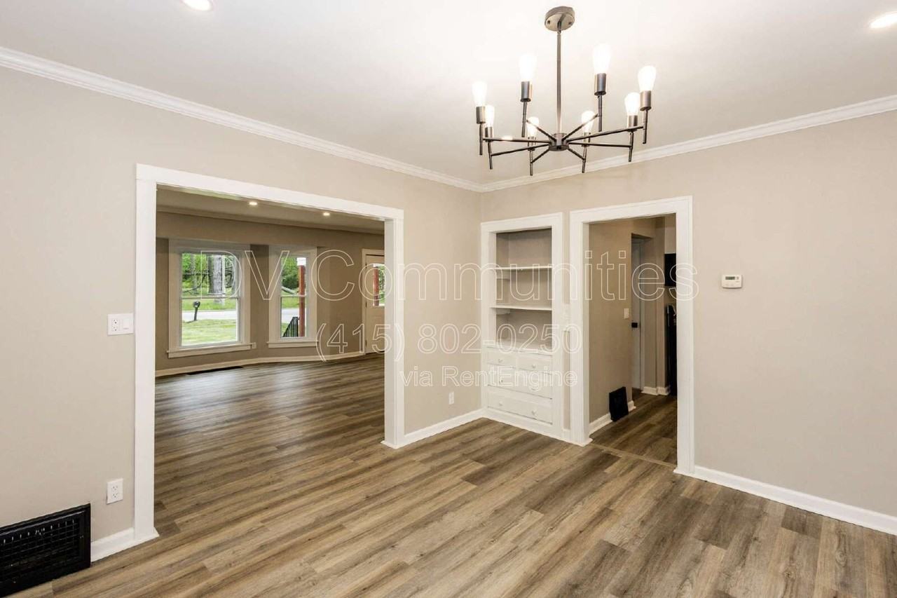 29396 Detroit Rd - Photo 4 of 26