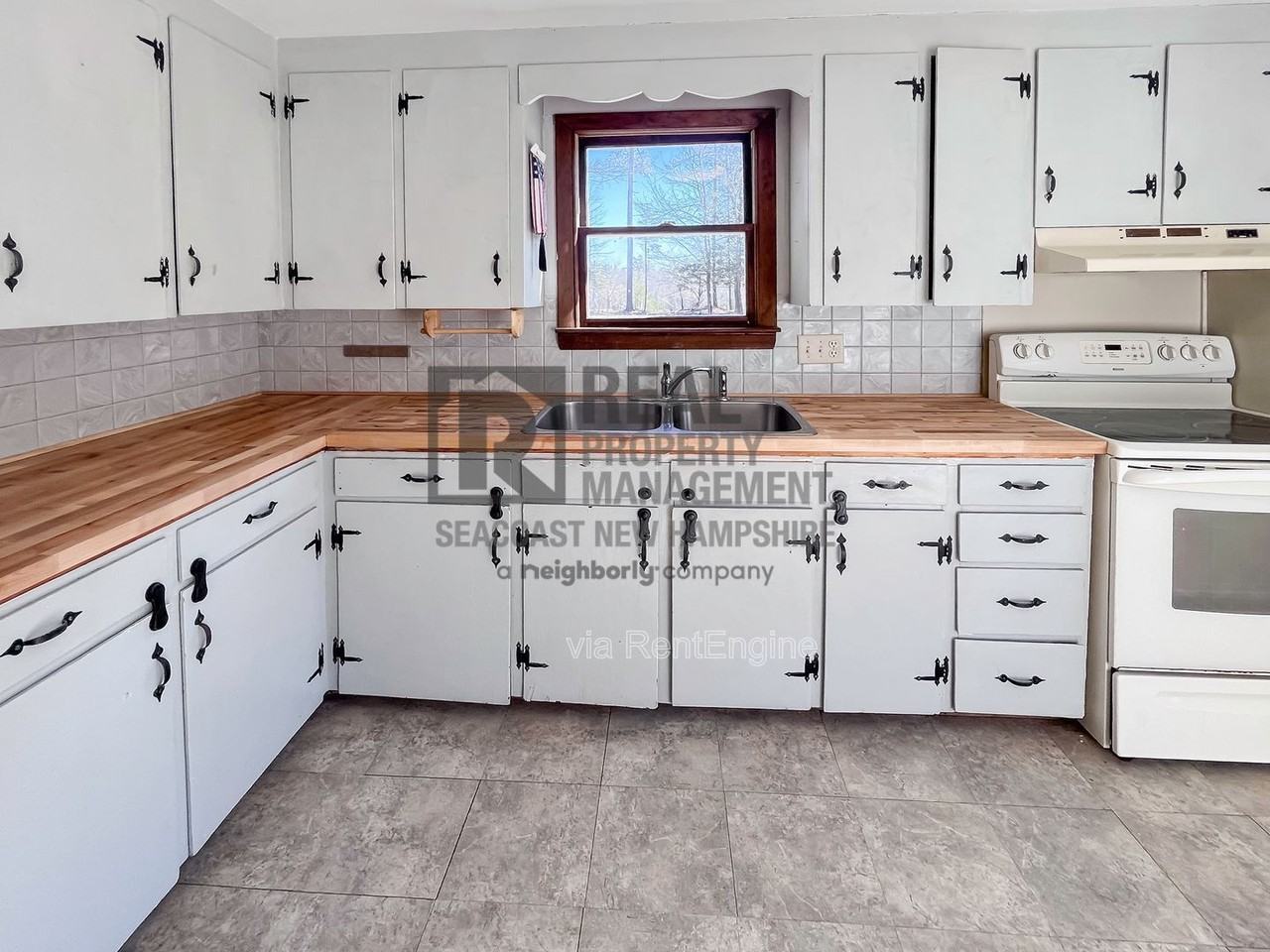 241 Mallego Rd - Photo 2 of 19