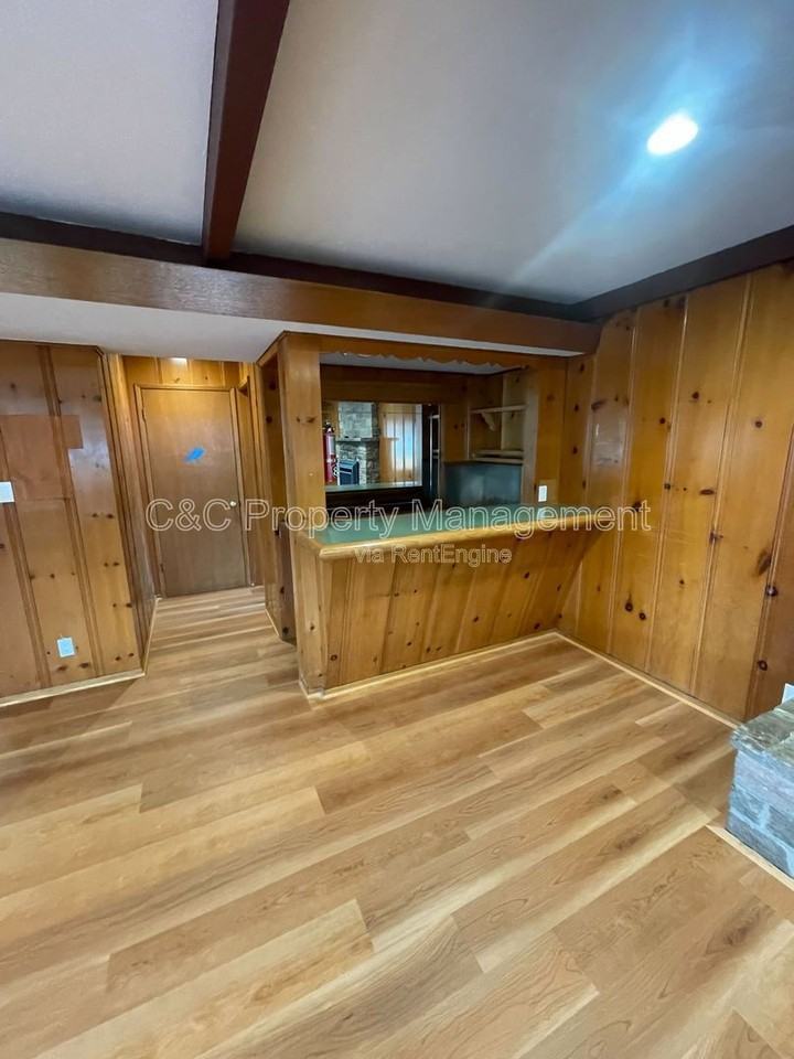 871 Emerald Ave - Photo 4 of 26
