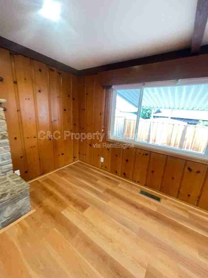 871 Emerald Ave - Photo 6 of 26