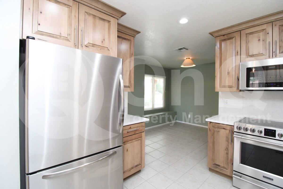 4234 E Tanglewood Dr - Photo 3 of 26