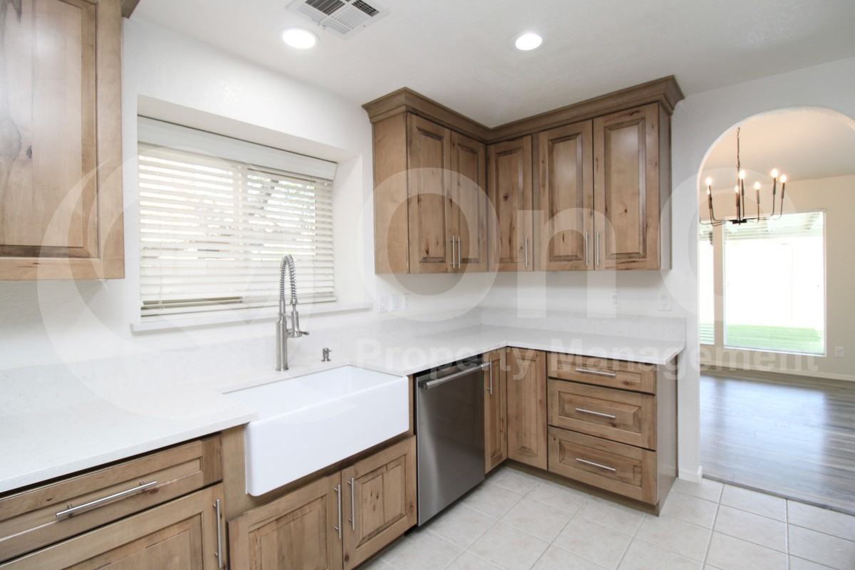 4234 E Tanglewood Dr - Photo 4 of 26