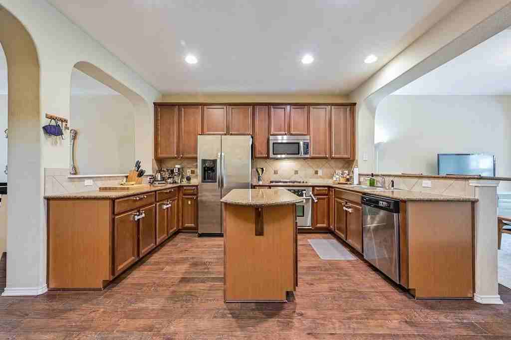 1201 Salem Park Ct - Photo 6 of 30