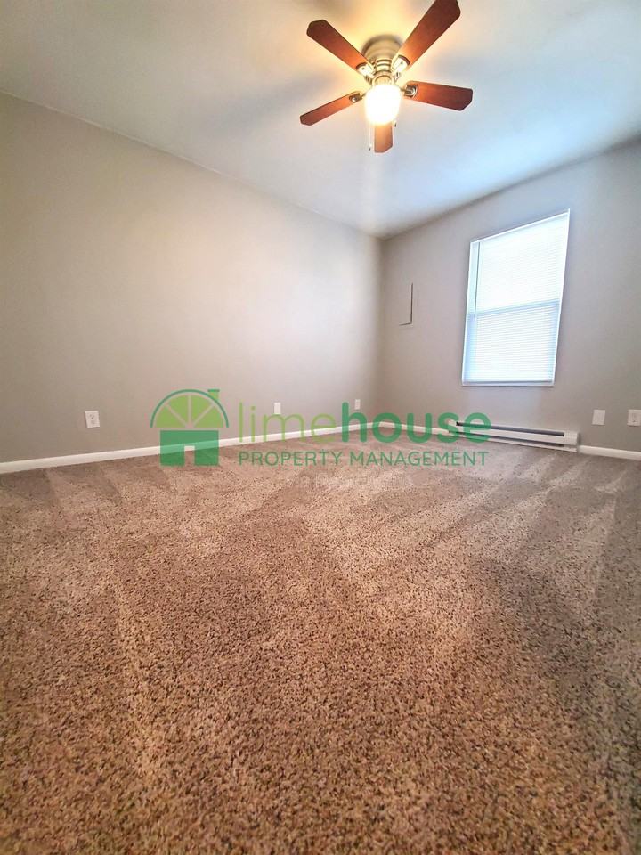 4314 Dunning Rd #4 - Photo 6 of 9