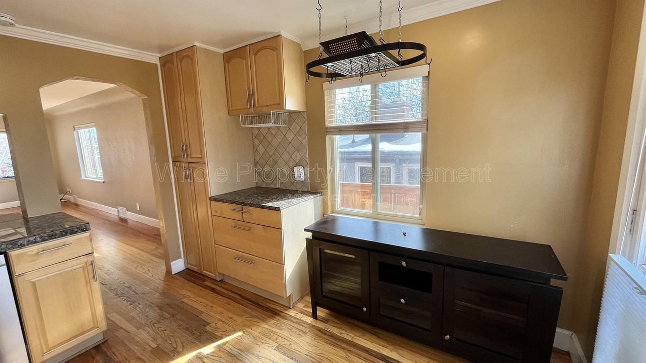 4115 Hooker St - Photo 7 of 33