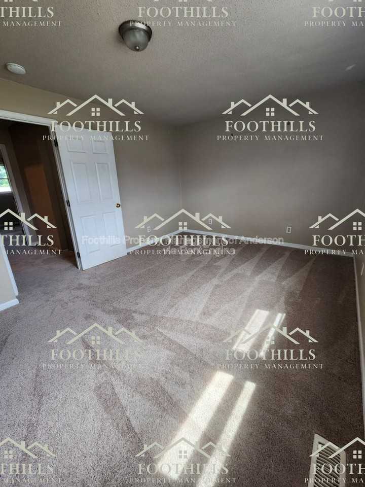 208 N Major Rd #B - Photo 7 of 12