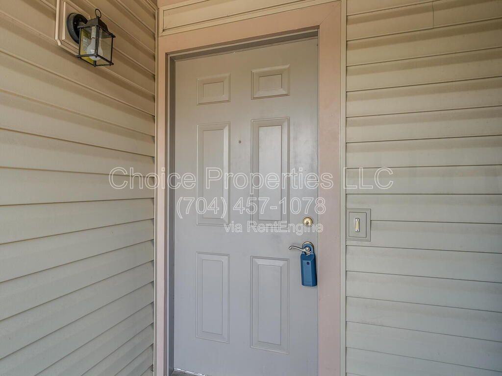11042 Running Ridge Rd - Photo 2 of 26