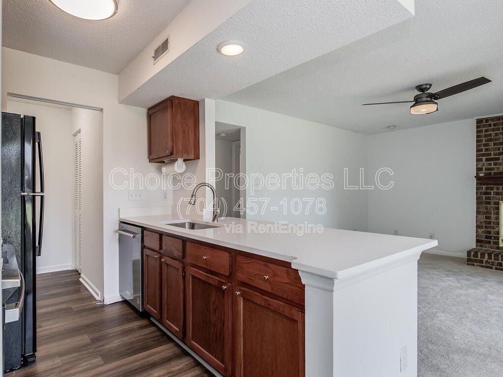 11042 Running Ridge Rd - Photo 7 of 26