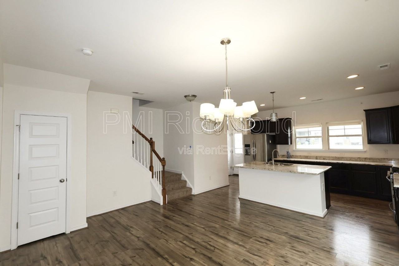 10506 Marions Way - Photo 5 of 31