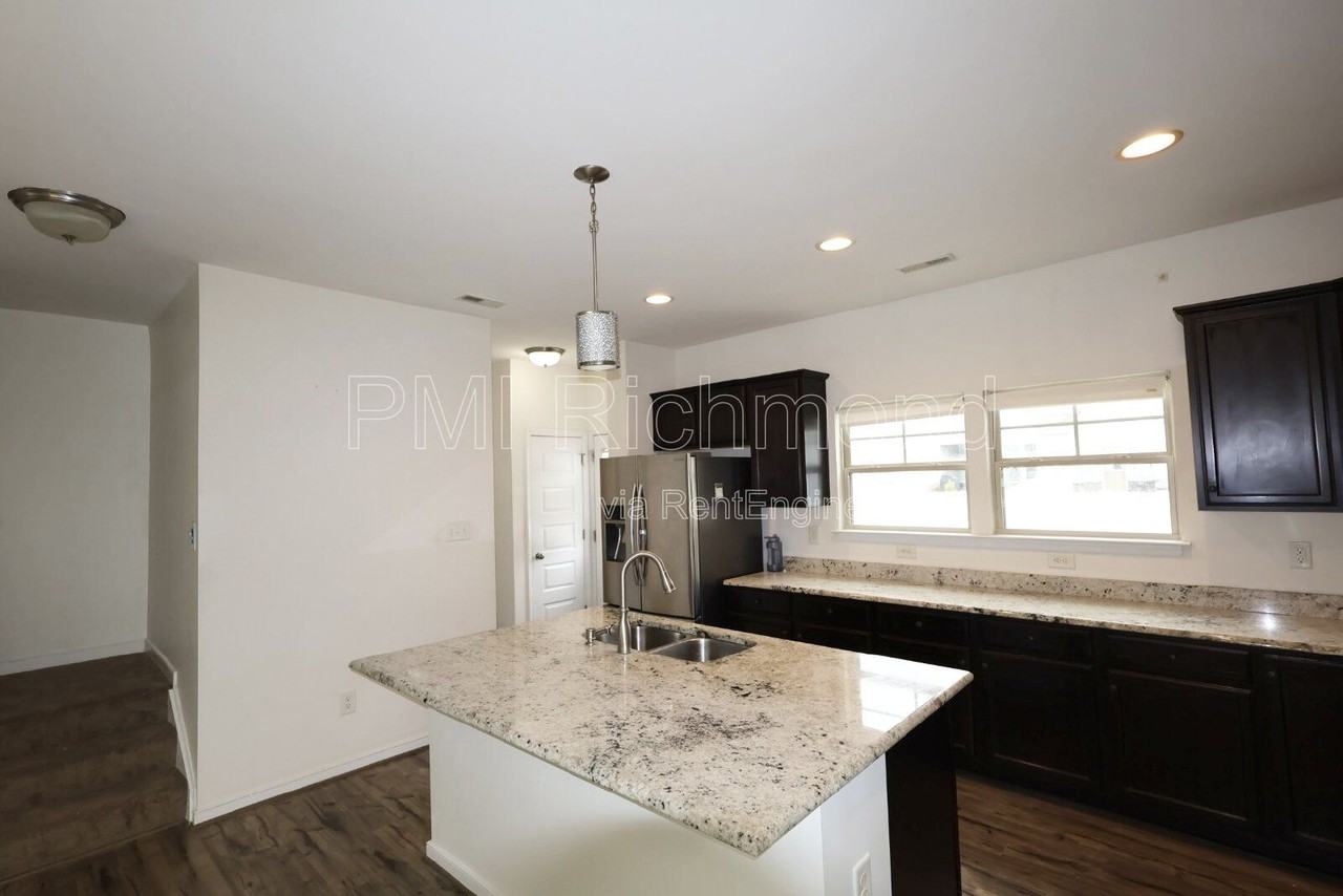 10506 Marions Way - Photo 6 of 31