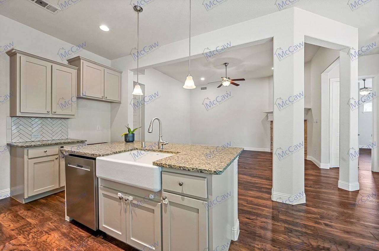 3000 Crestwater Rdg - Photo 4 of 24