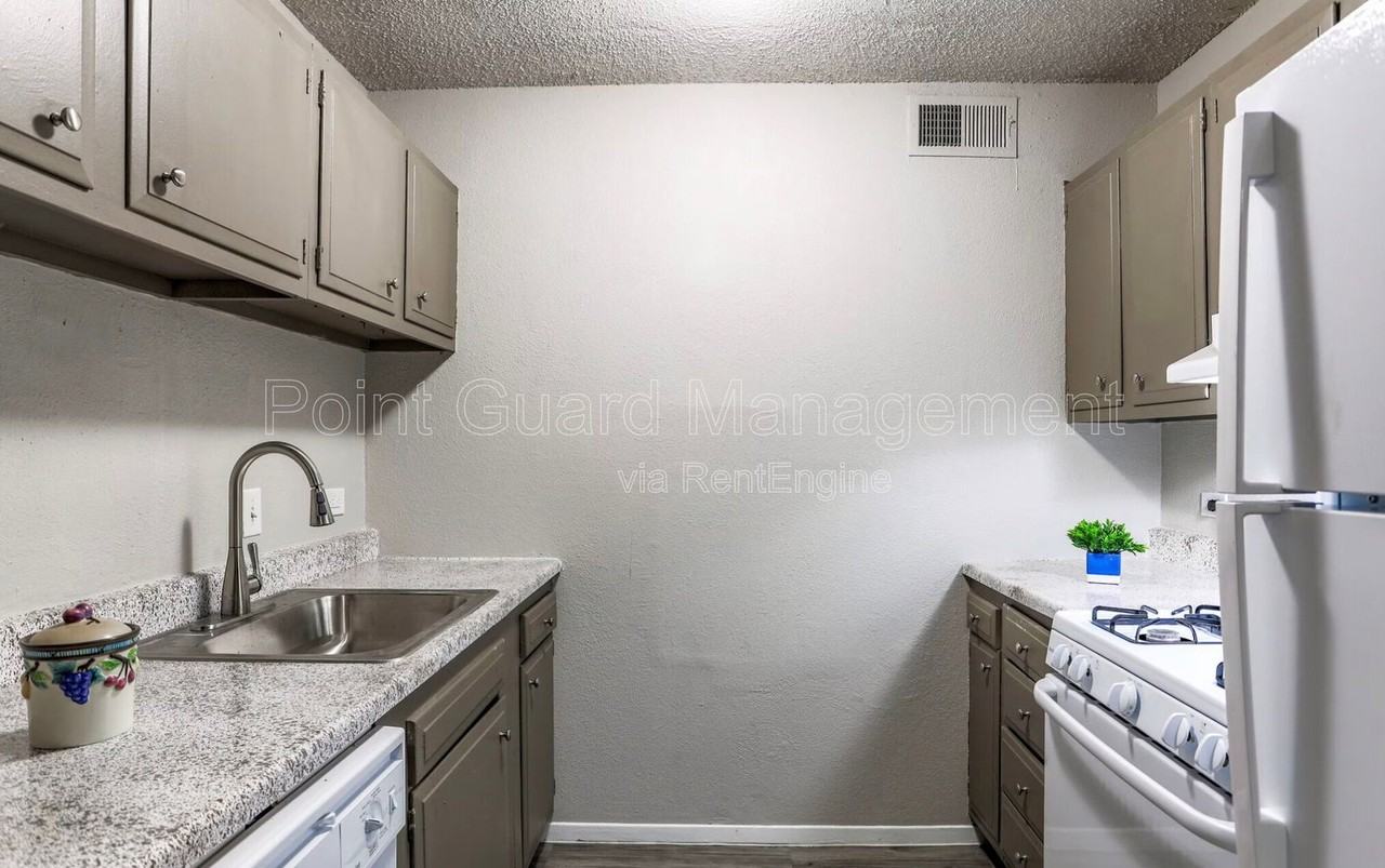 4646 S Fulton Ave #234 - Photo 3 of 17