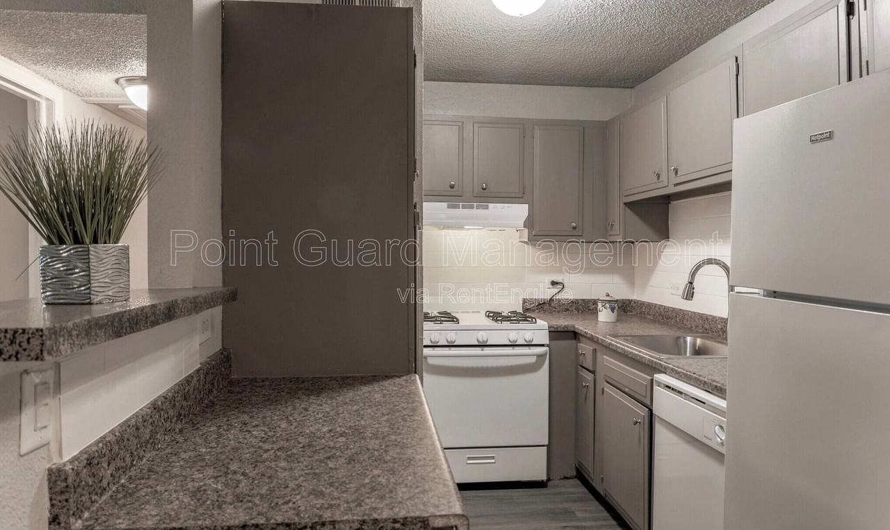 4646 S Fulton Ave #234 - Photo 4 of 17