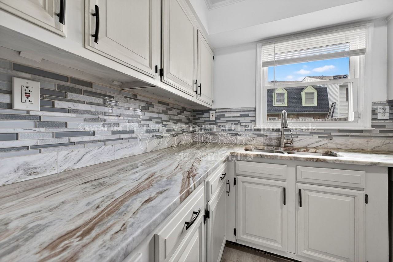 4314 Midhurst Ln - Photo 6 of 25