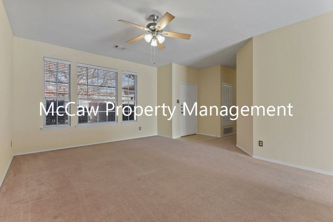 5116 Meridian Ln - Photo 4 of 19