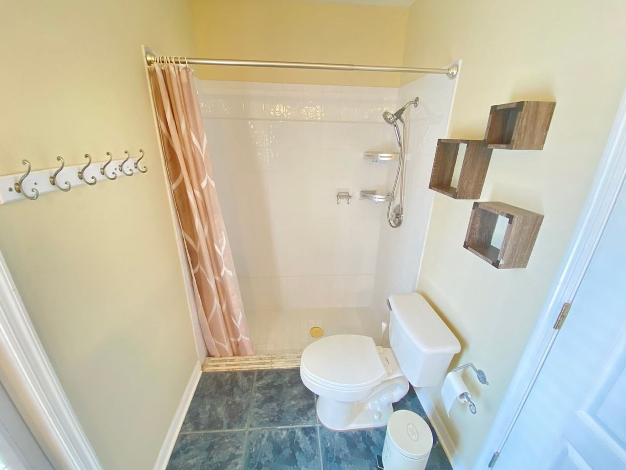 600 Lakescape Ct - Photo 7 of 50