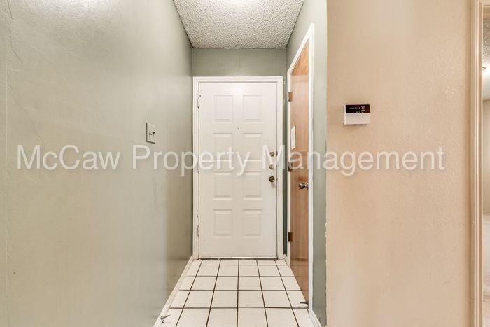 2913 Green Ridge St - Photo 2 of 18