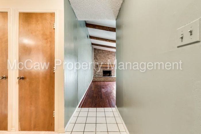 2913 Green Ridge St - Photo 3 of 18