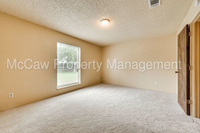 2913 Green Ridge St - Photo 7 of 18