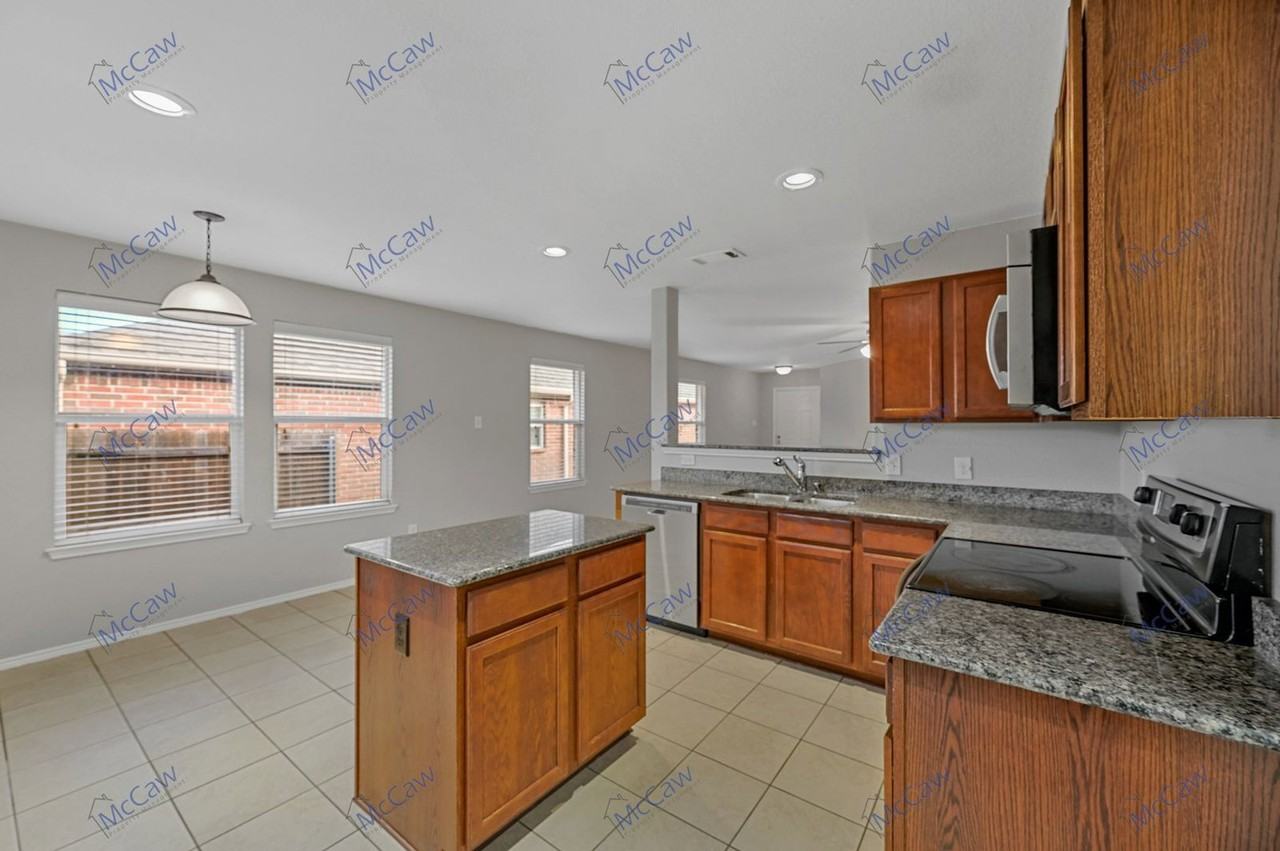 1436 Willoughby Way - Photo 7 of 18