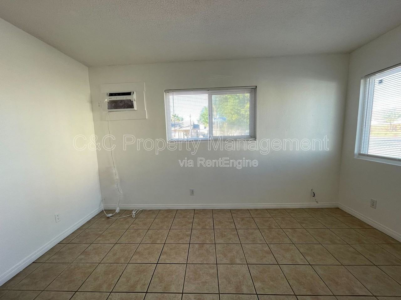 199 N Inez St #D - Photo 2 of 5
