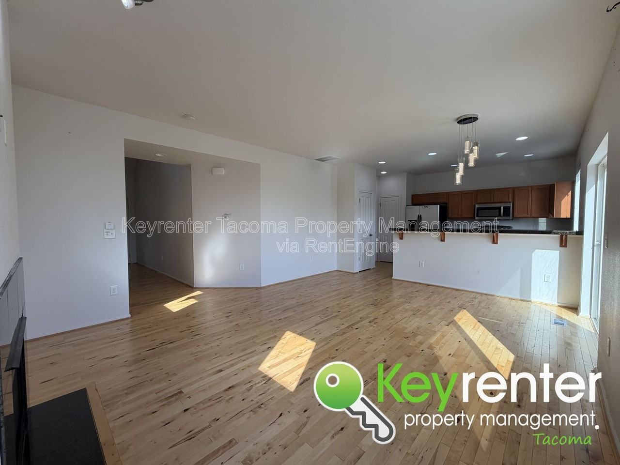 1093 Ebbets Dr Sw - Photo 5 of 21