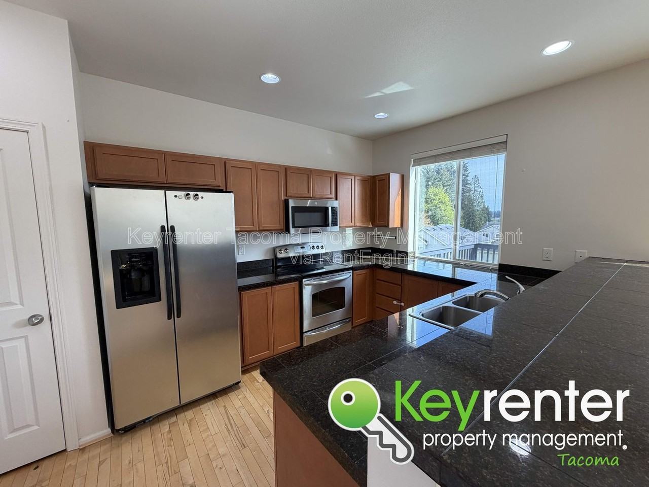 1093 Ebbets Dr Sw - Photo 7 of 21