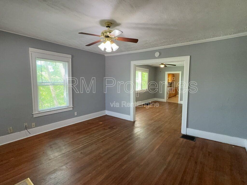 809 N Webster St - Photo 2 of 20