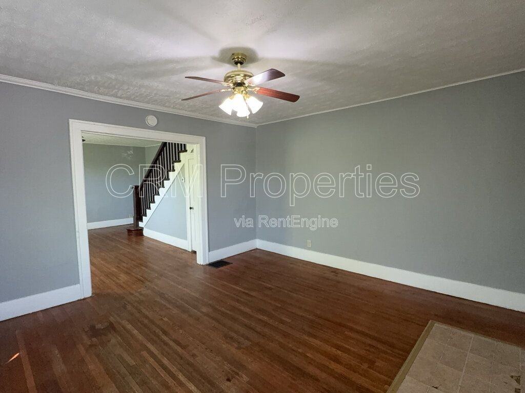 809 N Webster St - Photo 3 of 20