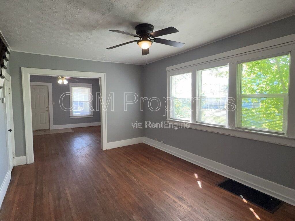 809 N Webster St - Photo 6 of 20