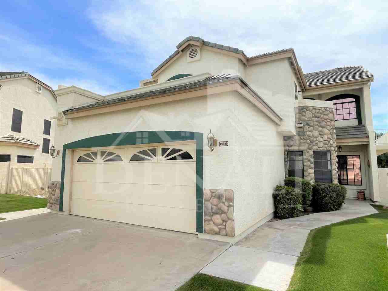 19907 N Denaro Dr - Photo 2 of 36