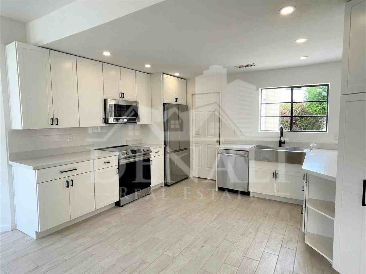 19907 N Denaro Dr - Photo 3 of 36