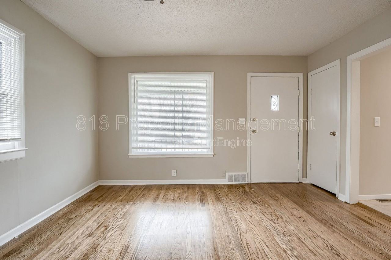 3437 Jackson Ave - Photo 4 of 23