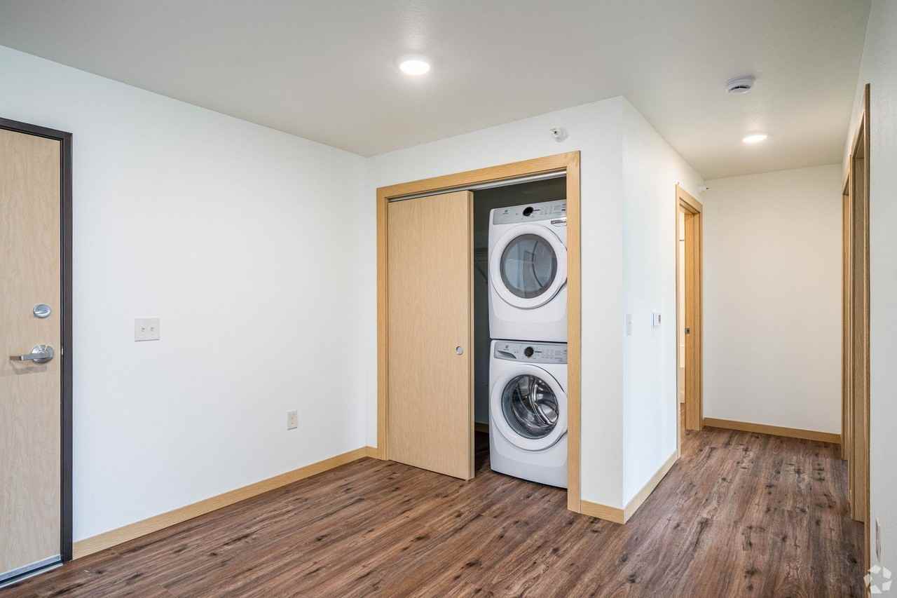 Hickory Grove Apartments (B) - Photo 4 of 50
