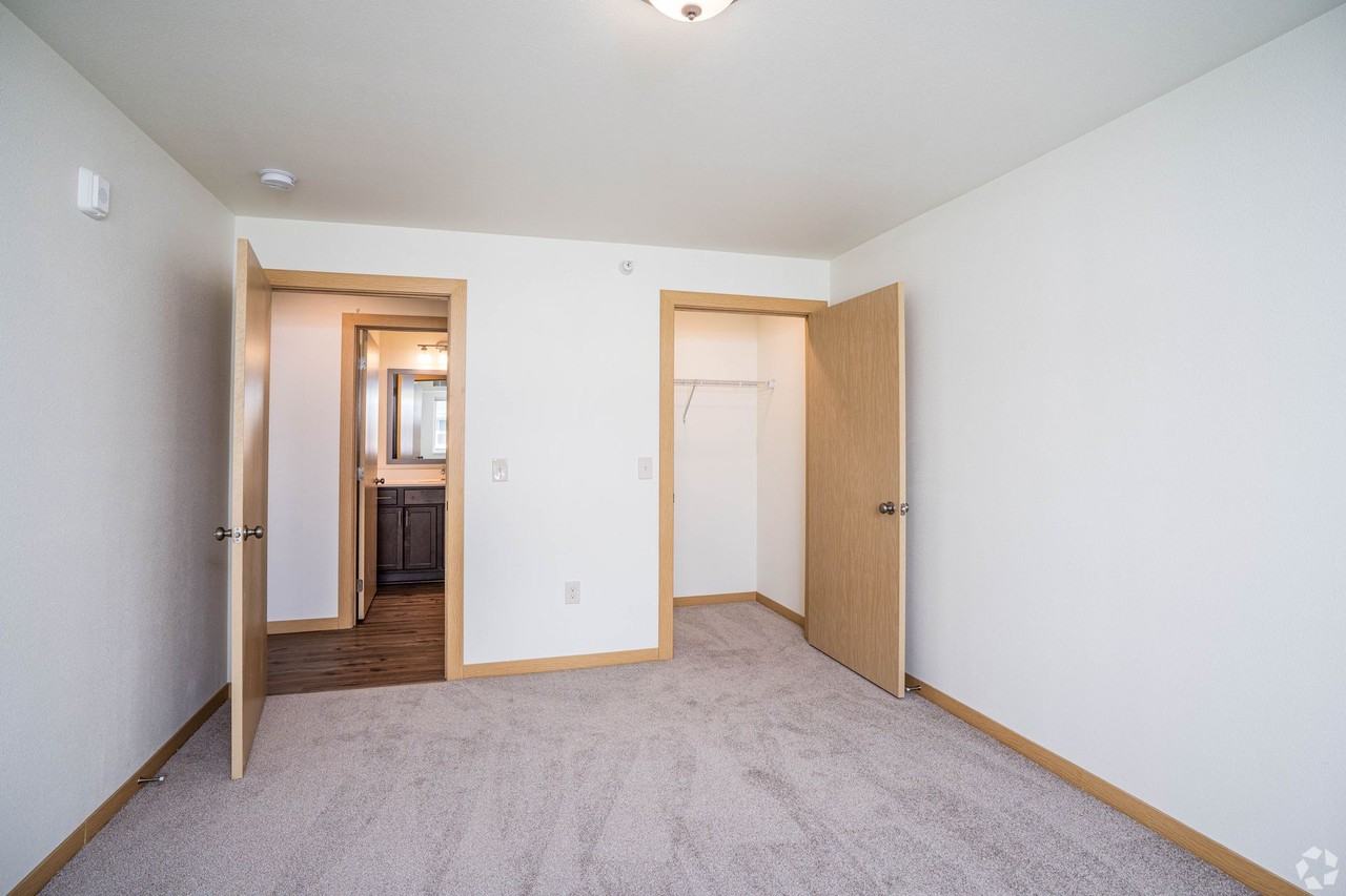 Hickory Grove Apartments (B) - Photo 7 of 50