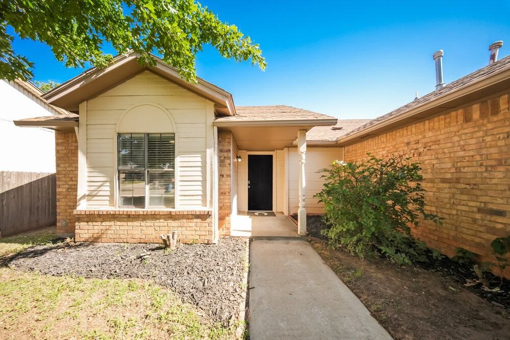 9705 Oak Tree Ter - Photo 3 of 16