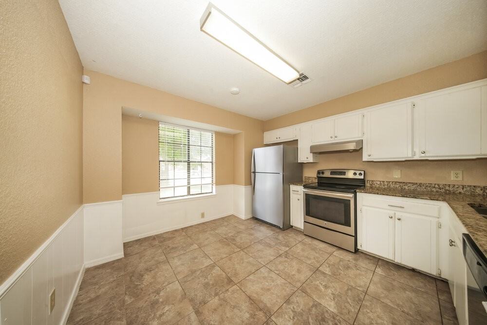 9705 Oak Tree Ter - Photo 7 of 16