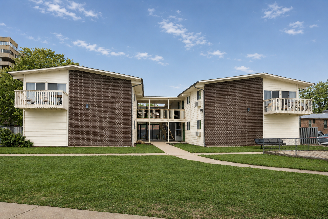 Maple Tree Apartments - Photo 4 of 23