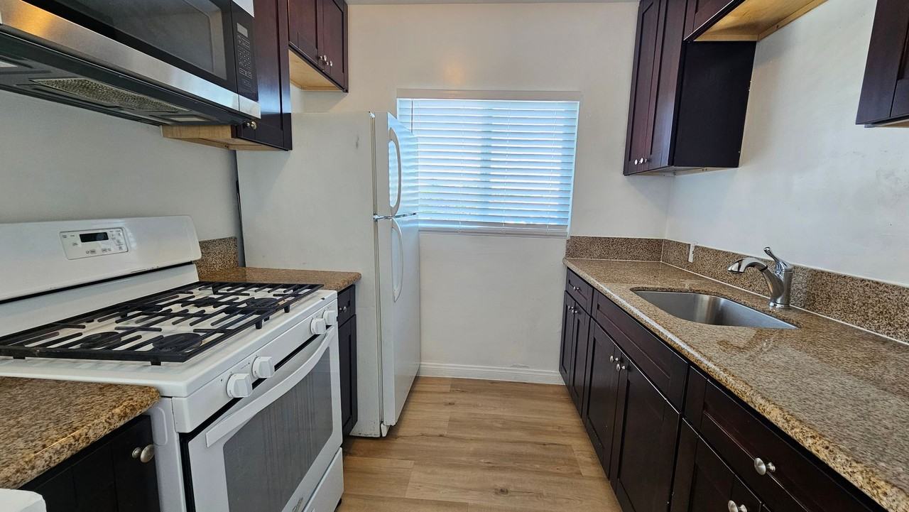 5502-8 University AZTEC APT_Michael - Photo 2 of 24