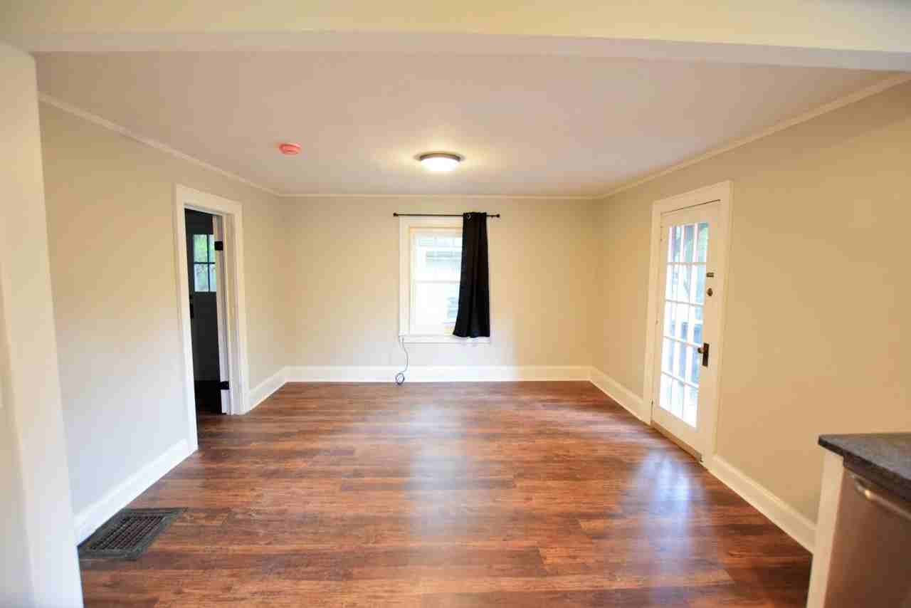 106-112 S Quarry St Rm 1 - Photo 4 of 50