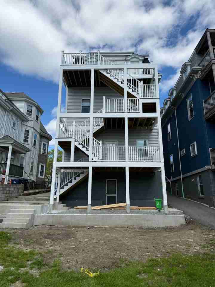 171 Trenton Streettrenton Street #2 - Photo 4 of 15