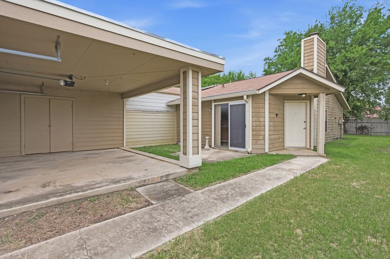 11739 Spring Club Dr - Photo 3 of 27