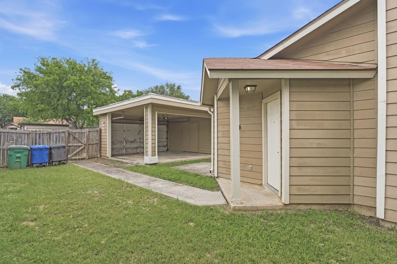 11739 Spring Club Dr - Photo 5 of 27