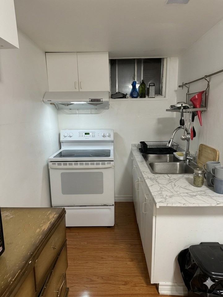 17 Kenscott Rd - Photo 7 of 13