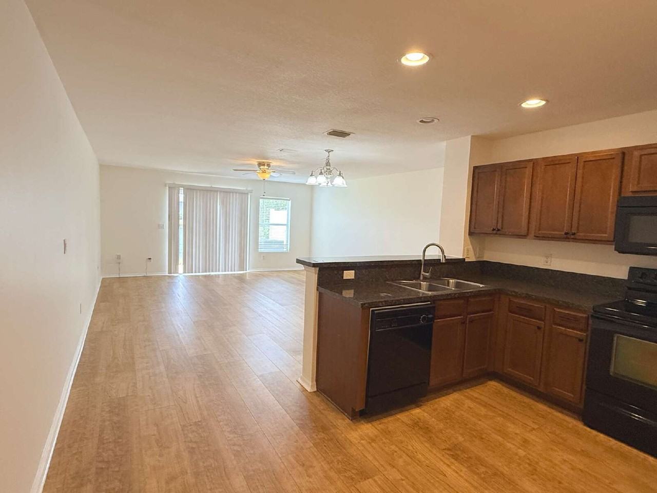 728 Cabernet Pl - Photo 4 of 29