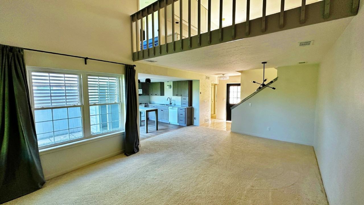 2122 S Victor St - Photo 2 of 28